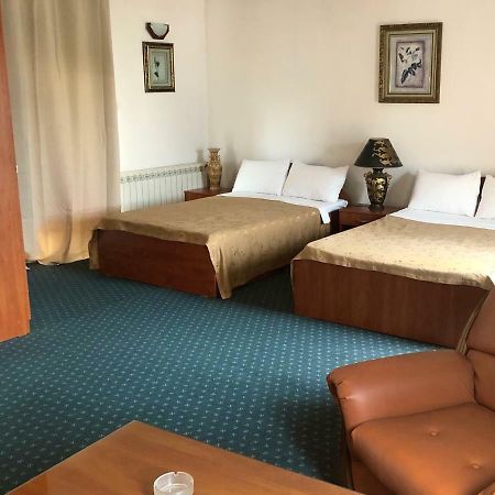 Hotel Vergina สโกเปีย ภายนอก รูปภาพ
