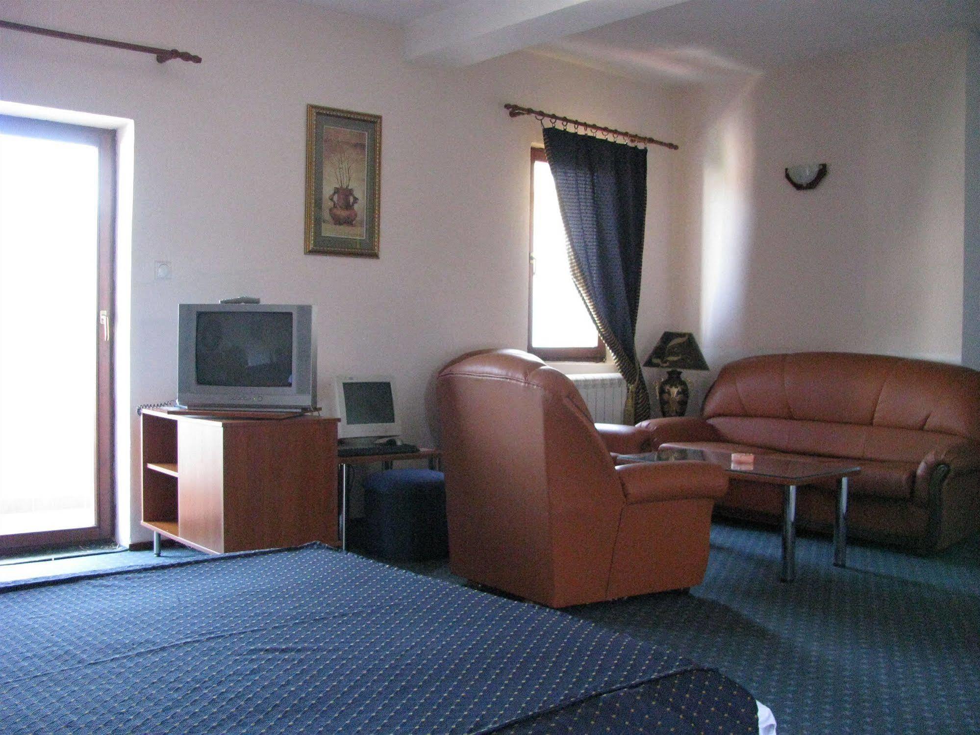 Hotel Vergina สโกเปีย ภายนอก รูปภาพ