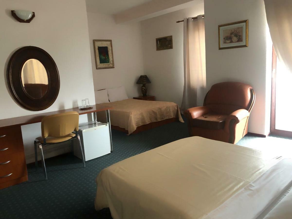 Hotel Vergina สโกเปีย ภายนอก รูปภาพ