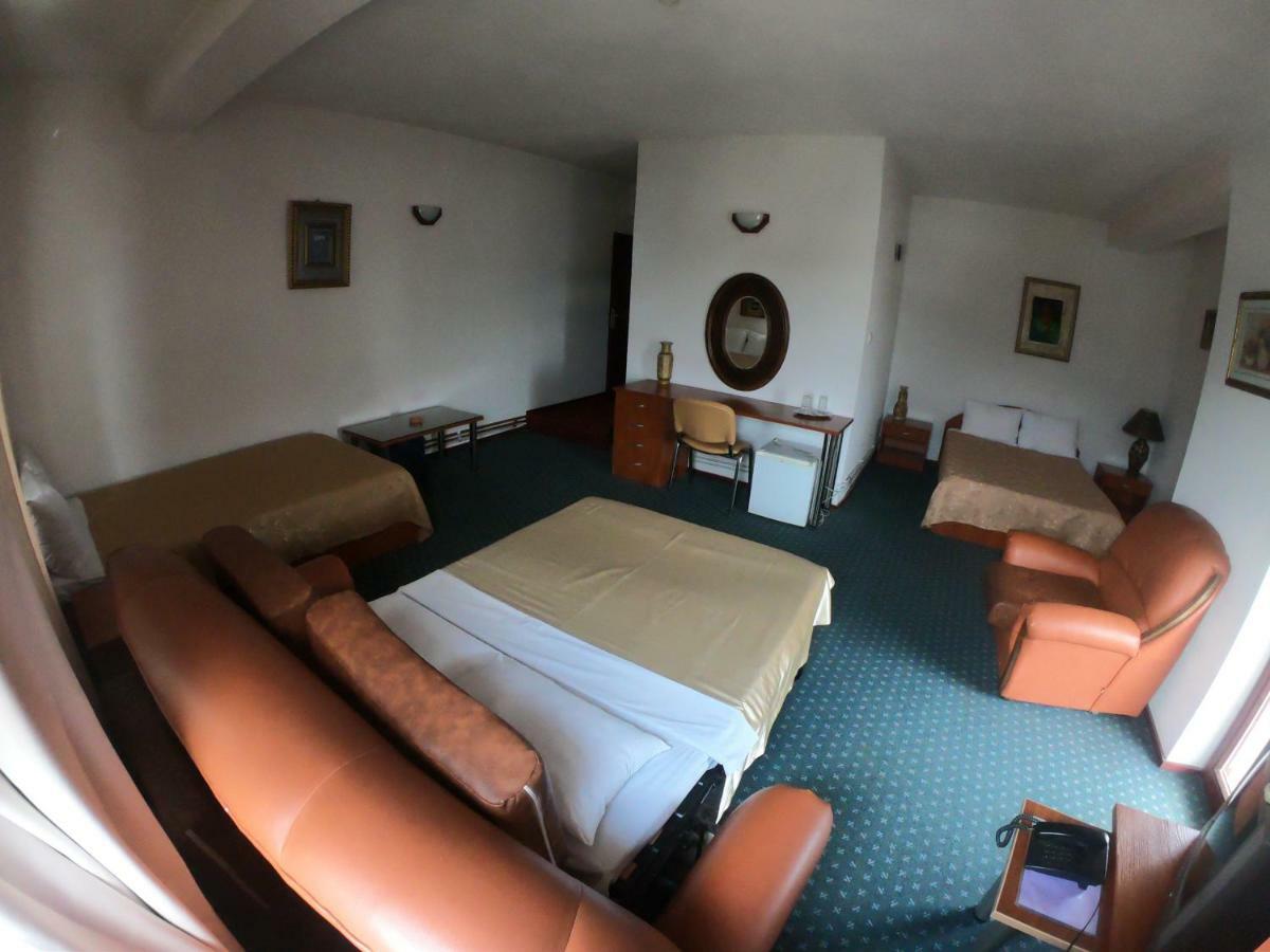 Hotel Vergina สโกเปีย ภายนอก รูปภาพ