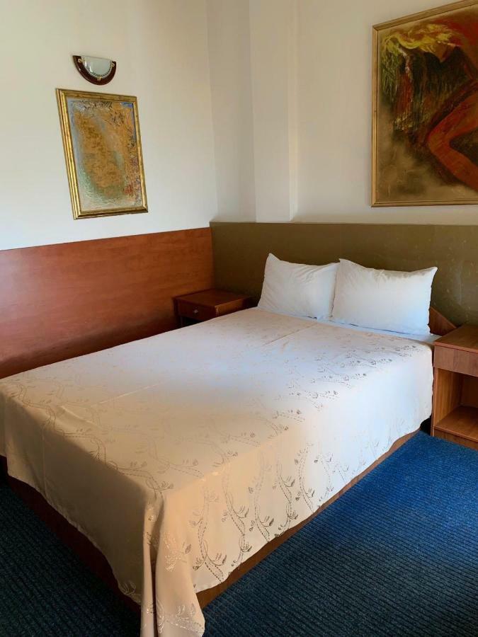 Hotel Vergina สโกเปีย ภายนอก รูปภาพ
